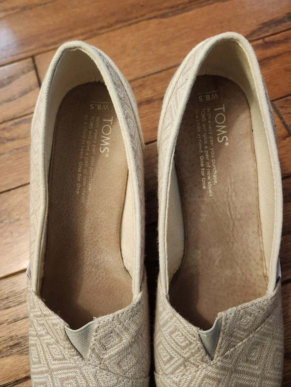 TOMS Stella Open Toe Wedge Shoes Women's Sz US 8.5 Beige Diamond Pattern Slip On